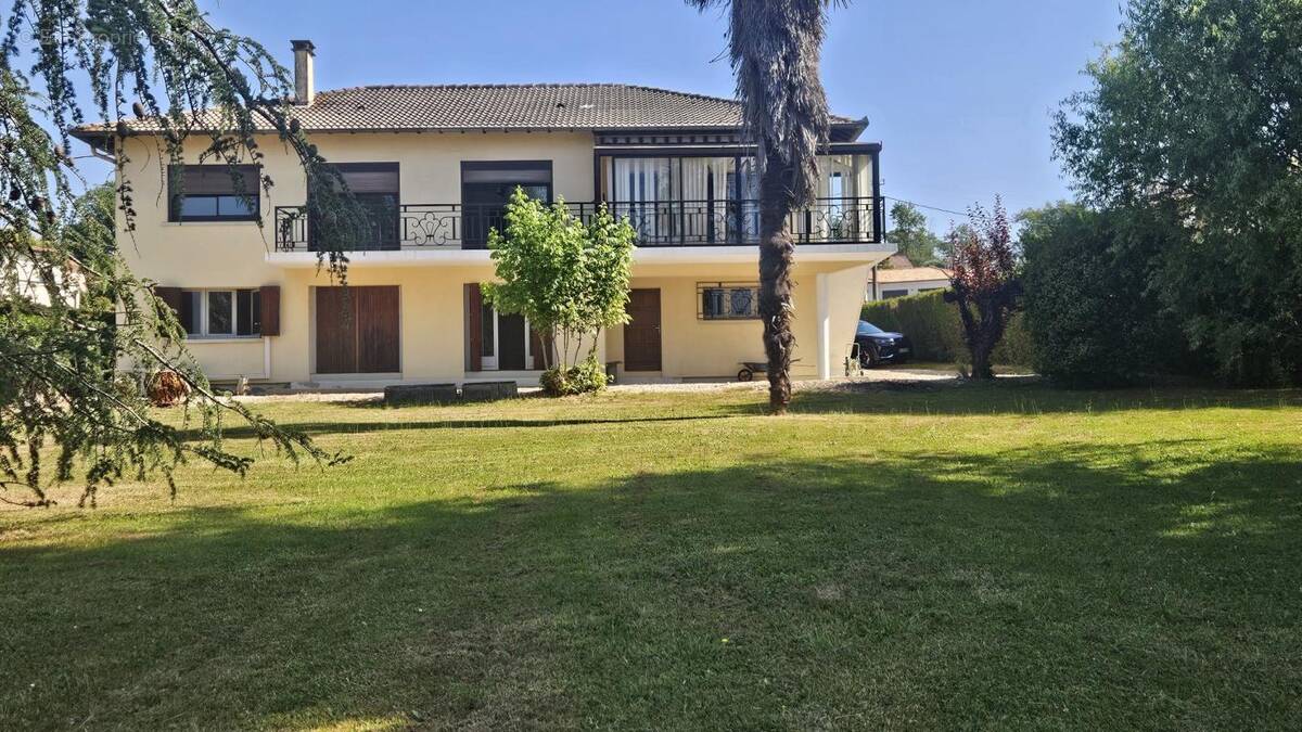 Maison à VILLENEUVE-DE-RIVIERE