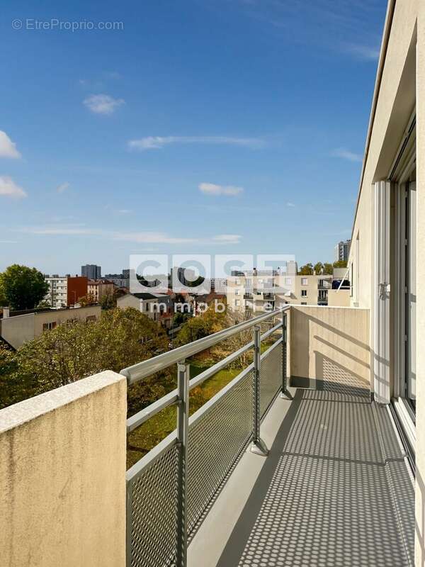 Appartement à GENNEVILLIERS