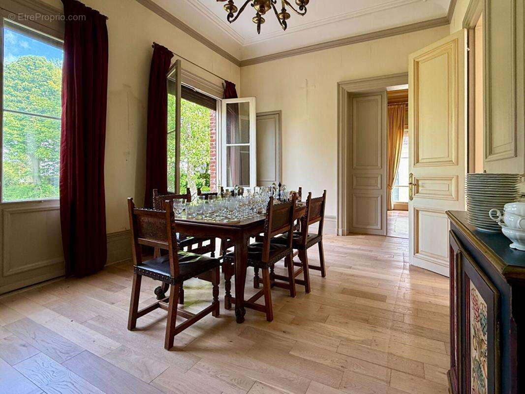 Maison de maître avec parc arboré - 12 pièces - Calais - photo 8