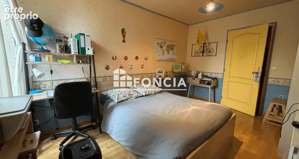 À vendre à parthenay – maison de ville avec jardin ! - photo 4