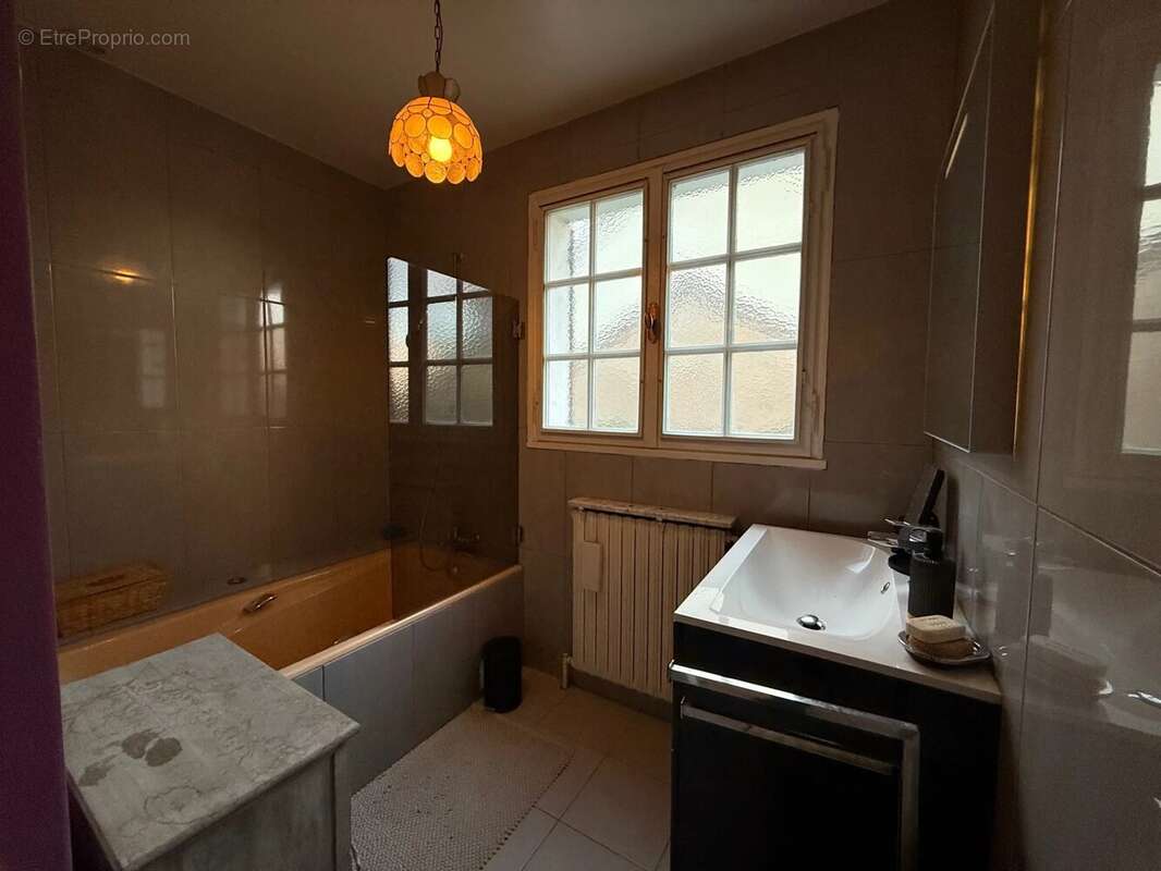 Maison à BREUX-JOUY