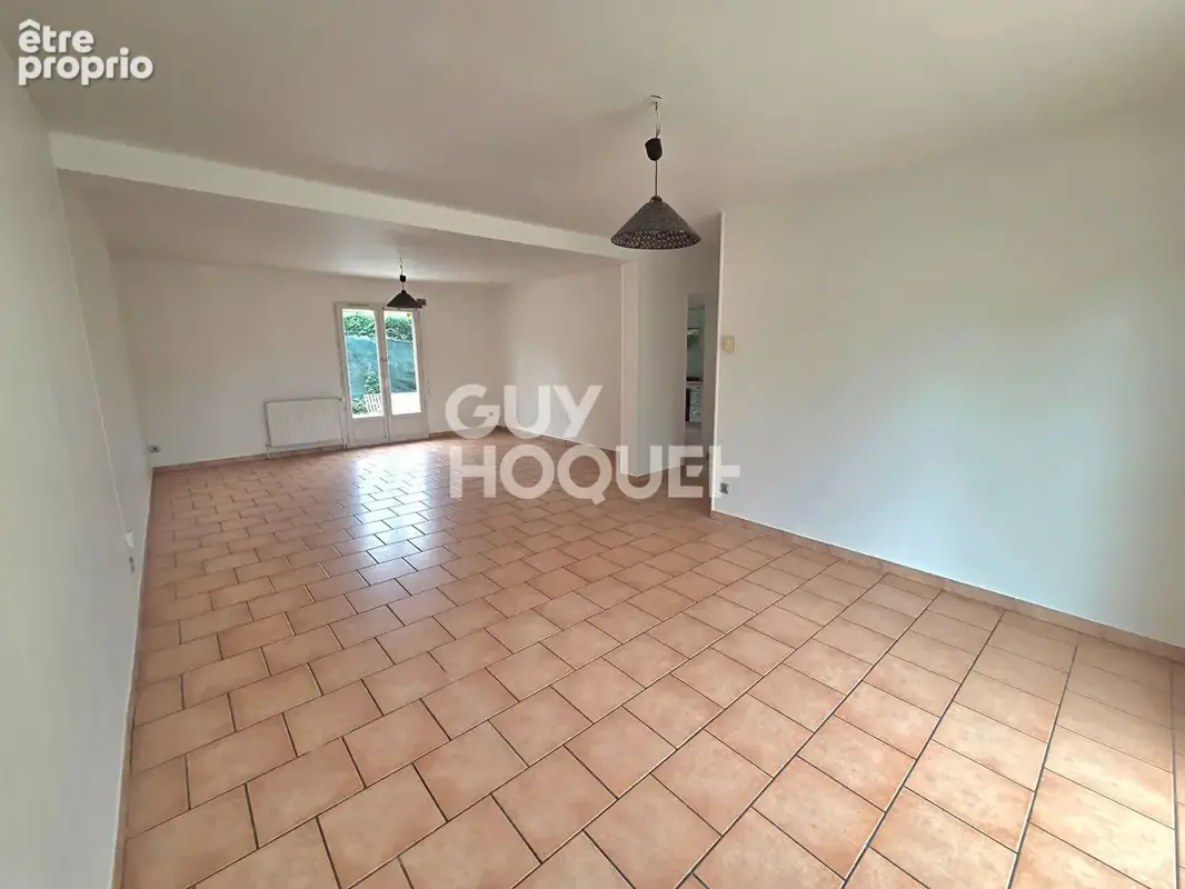 Maison à vendre à Caudebec-lès-Elbeuf - 4 chambres - photo 4