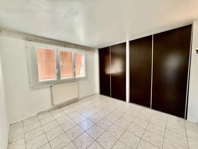Maison familiale avec jardin et garage - photo 13