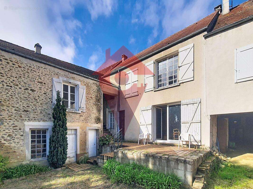 Maison à LEUVILLE-SUR-ORGE
