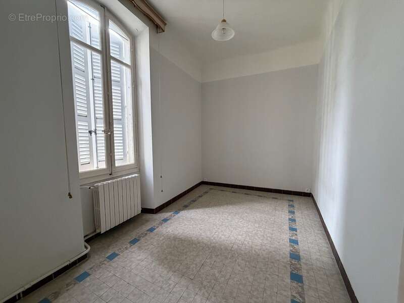 Appartement à MARSEILLE-1E
