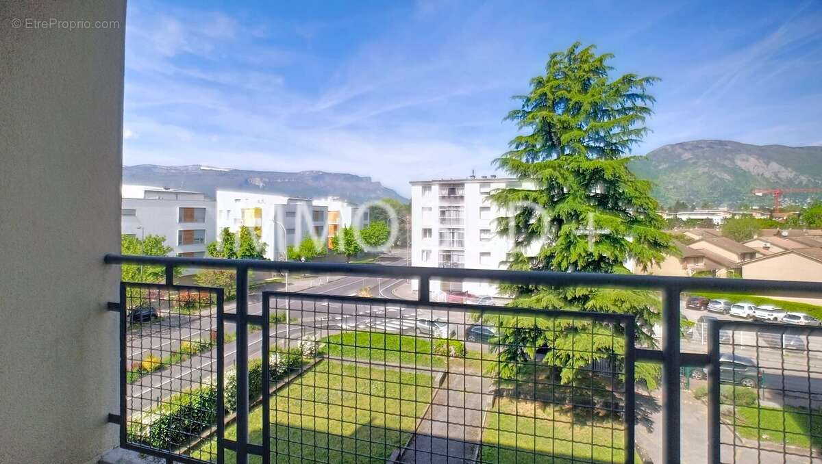 Appartement à SAINT-MARTIN-D'HERES