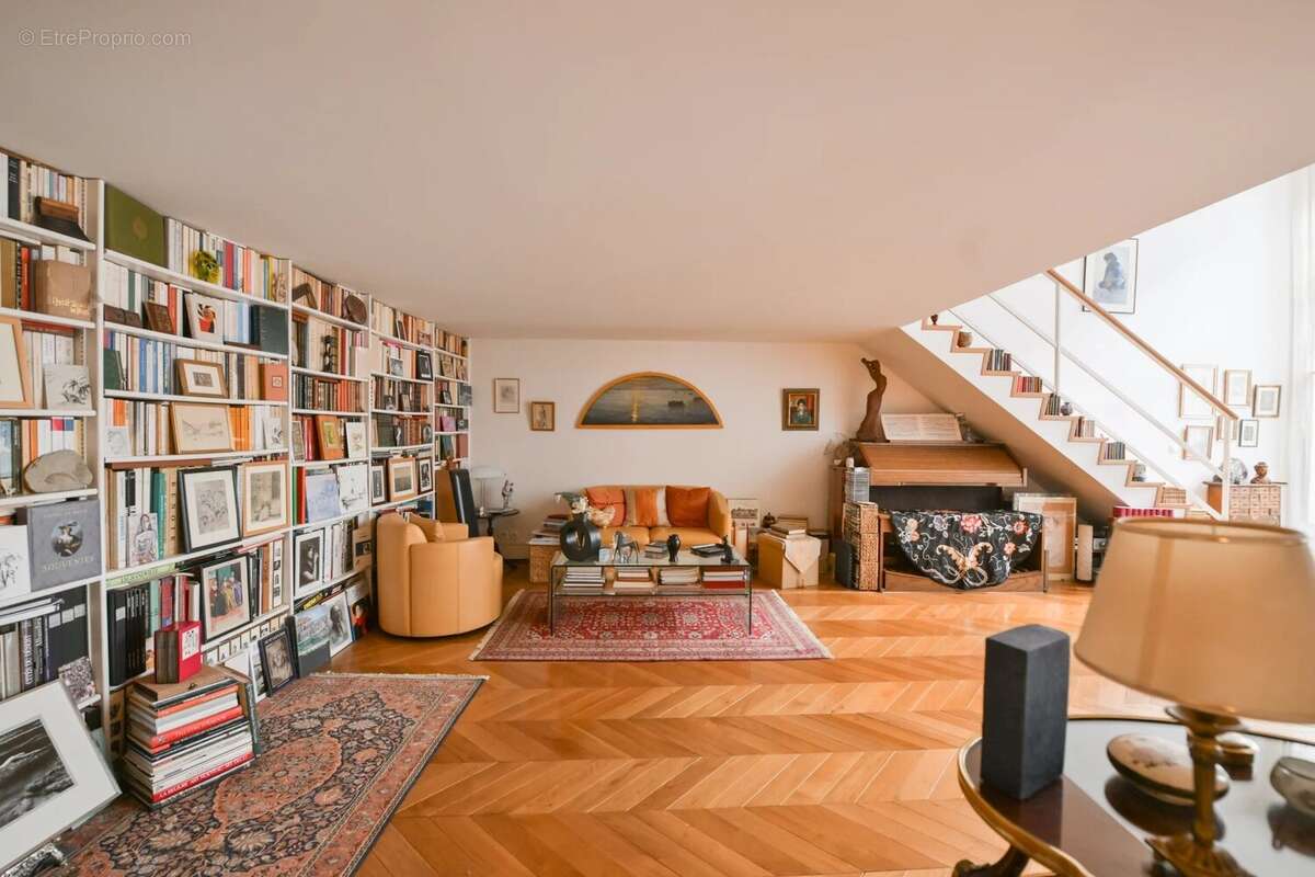 Appartement à PARIS-3E