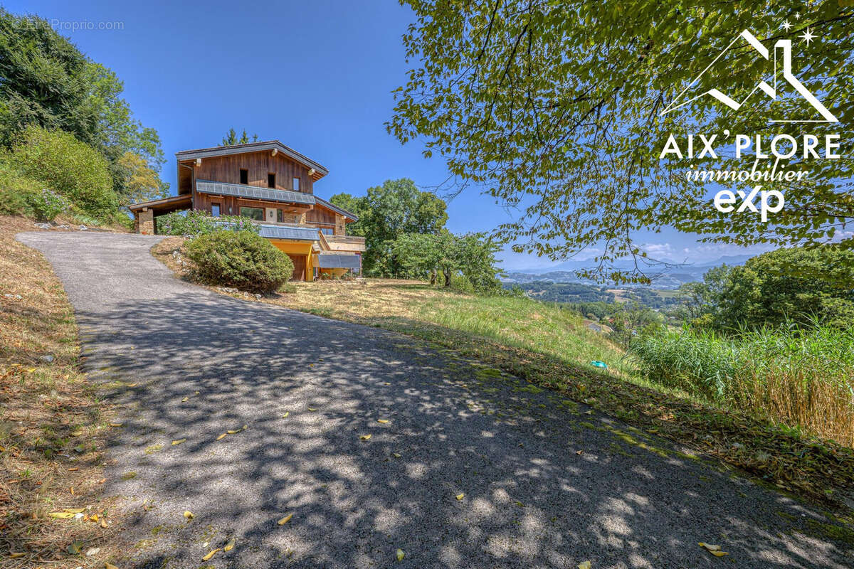 Maison 286 m² à Albens  - photo 3
