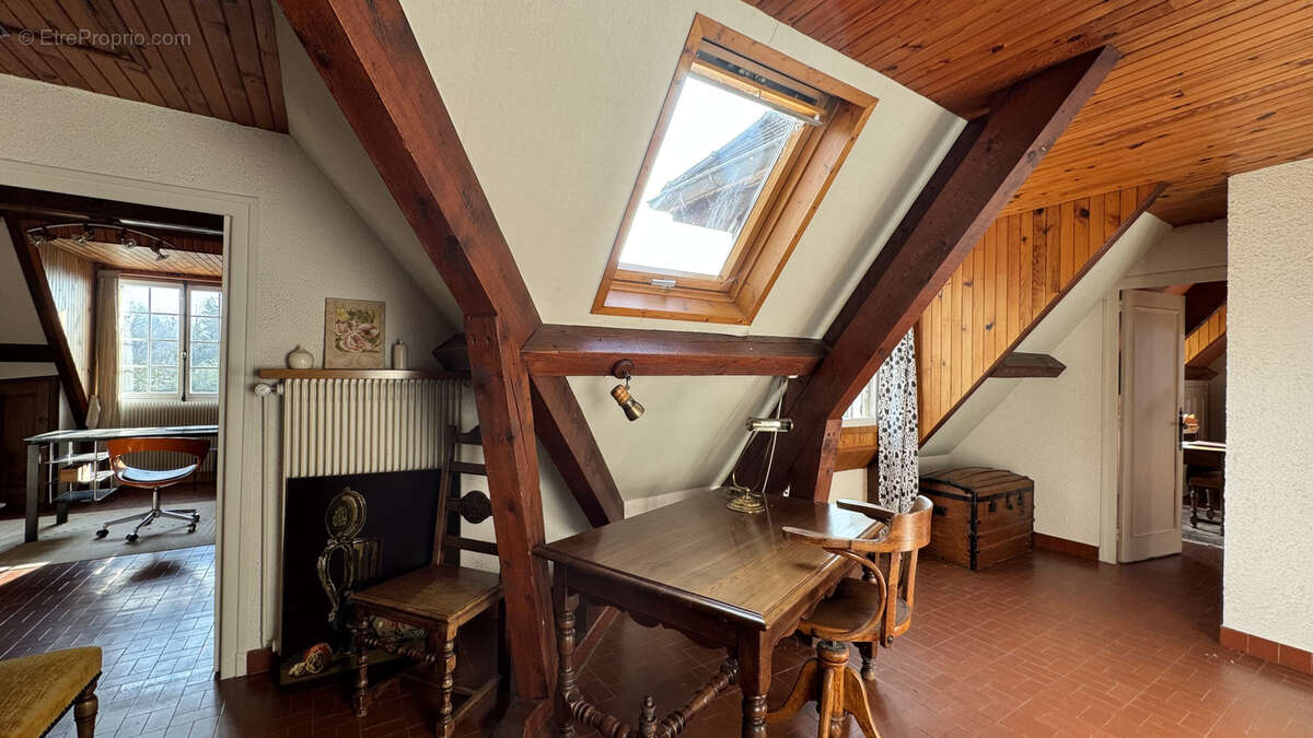 Maison à PUGNY-CHATENOD