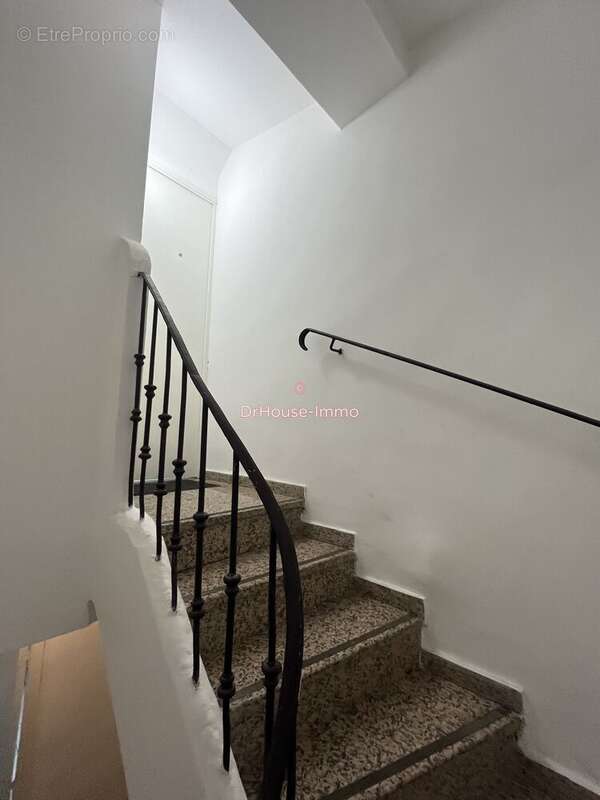 Appartement 200 m² à La Seyne-Sur-Mer  - photo 8