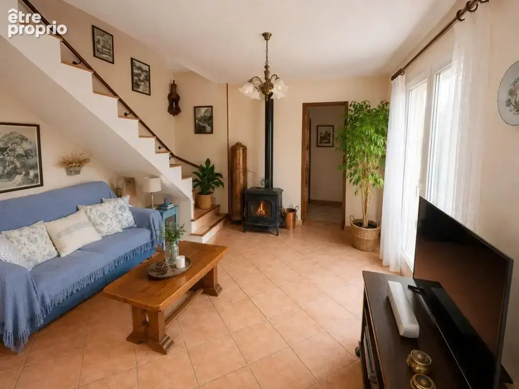  Maison T6 de 137 m² – Vue Panoramique, Calme & Logement Indépendant au Brusquet (04) - photo 7