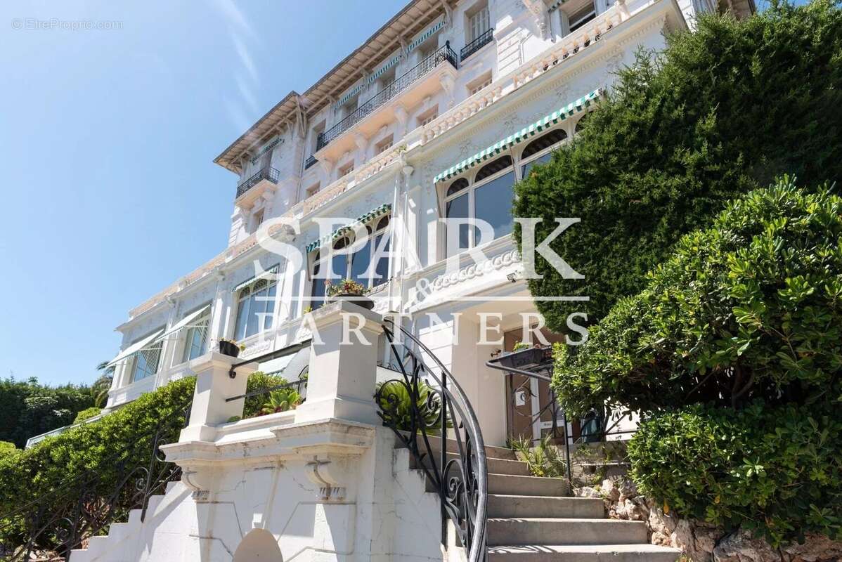 Appartement à ROQUEBRUNE-CAP-MARTIN