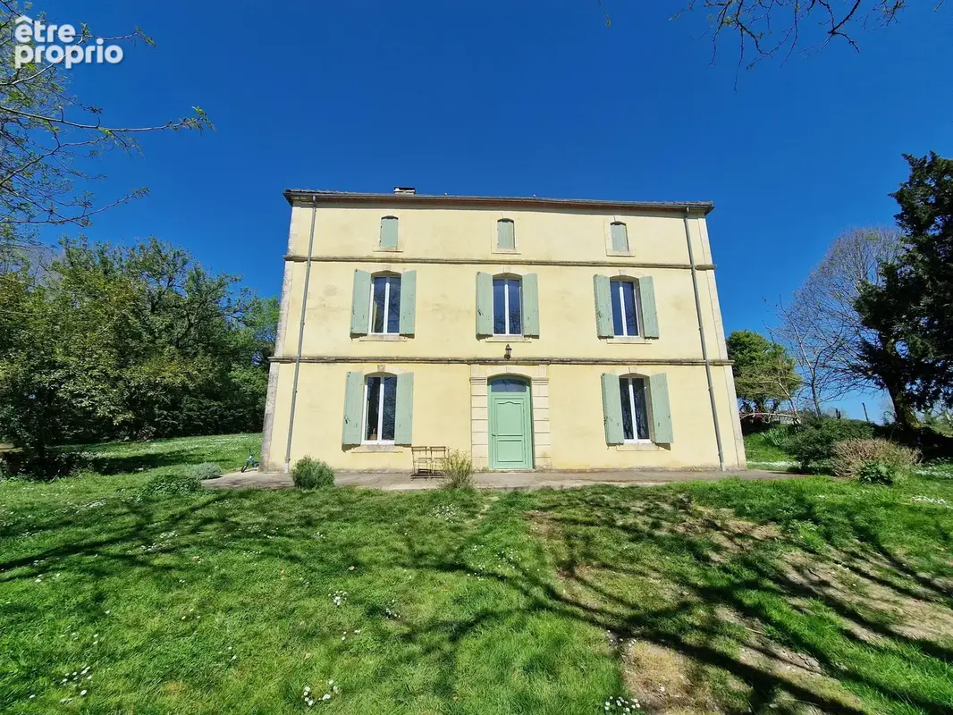 Maison à MONBAHUS