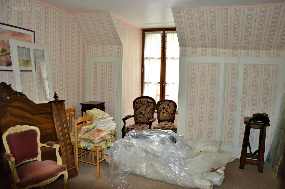 Appartement à ENTRAYGUES-SUR-TRUYERE