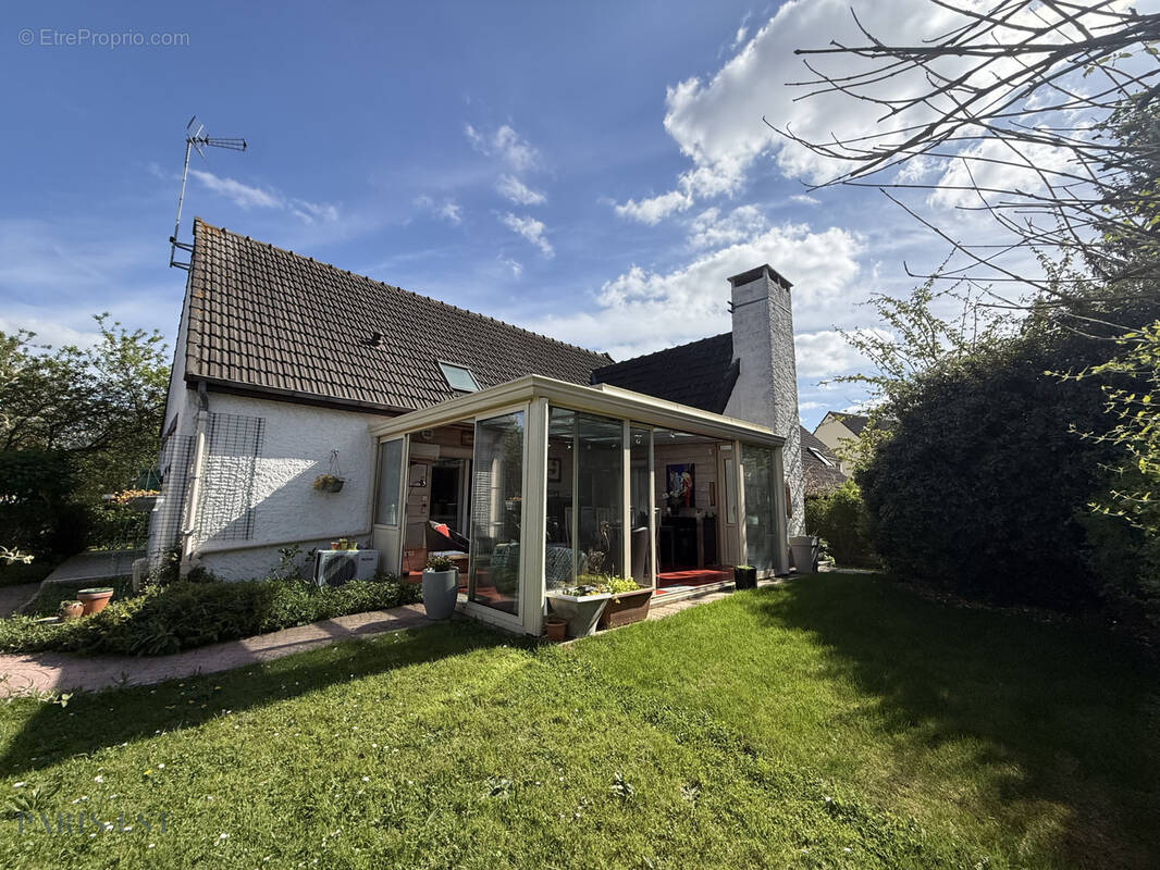 Maison à CLAYE-SOUILLY