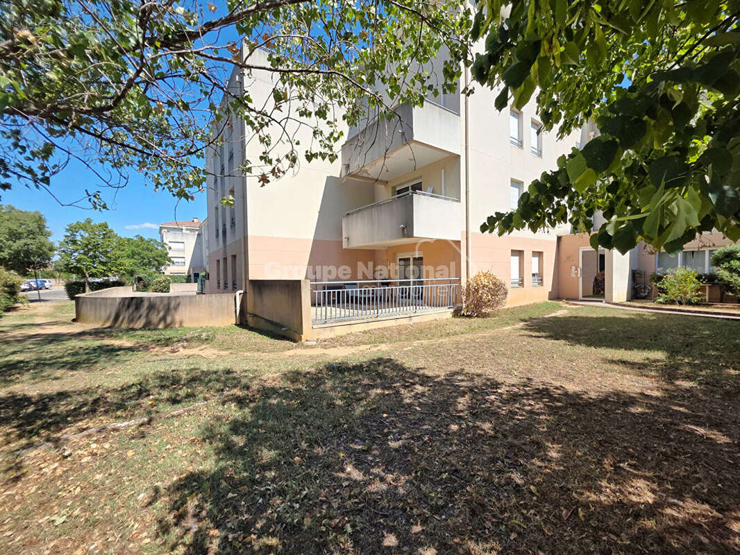 À vendre : Charmant Appartement 2 pièces à ISTRES - Idéal Investissement ! - photo 3