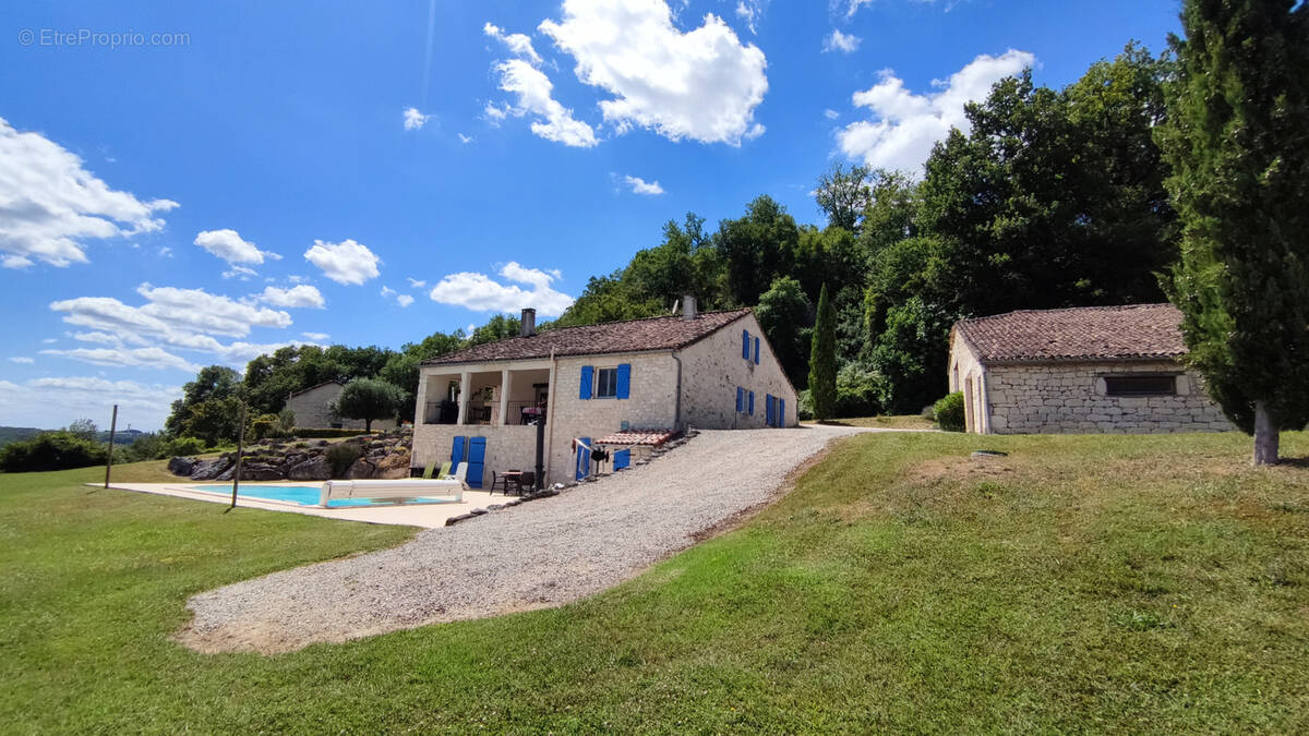 Maison à CASTELNAU-MONTRATIER