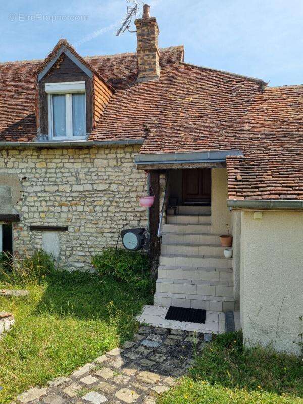 Maison à PLAIMPIED-GIVAUDINS