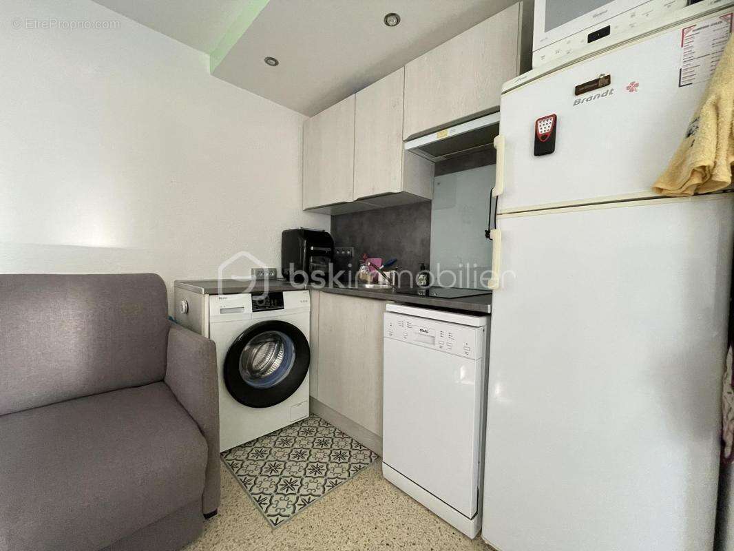 Studio meublé avec loggia fermée et parking – Rive Gauche – À 250 m de la plage - photo 3