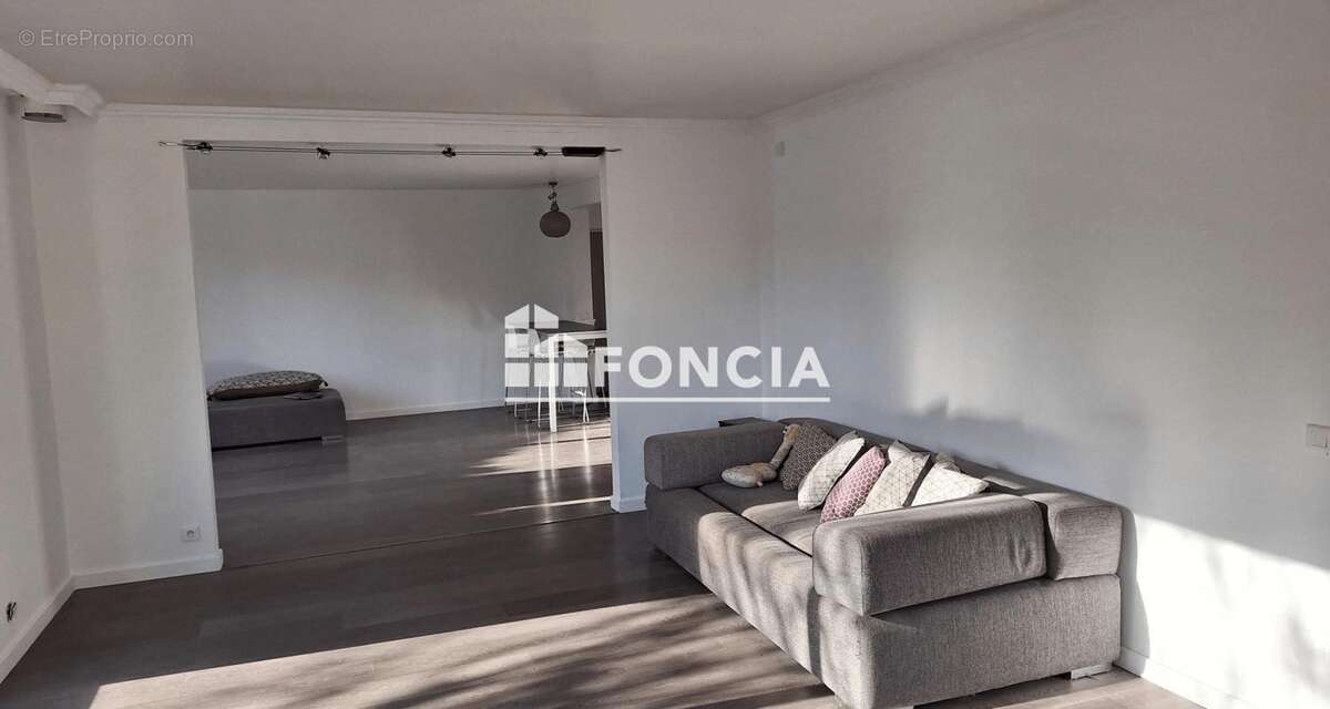 Maison à PREVESSIN-MOENS