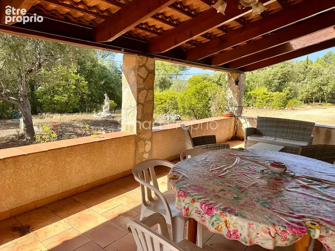 À Esparron-de-verdon, villa à acheter pour résidence principale ou secondaire - photo 4