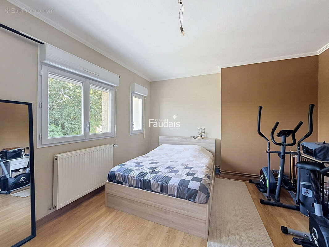 Maison 71 m² à Saint-Lo  - photo 9