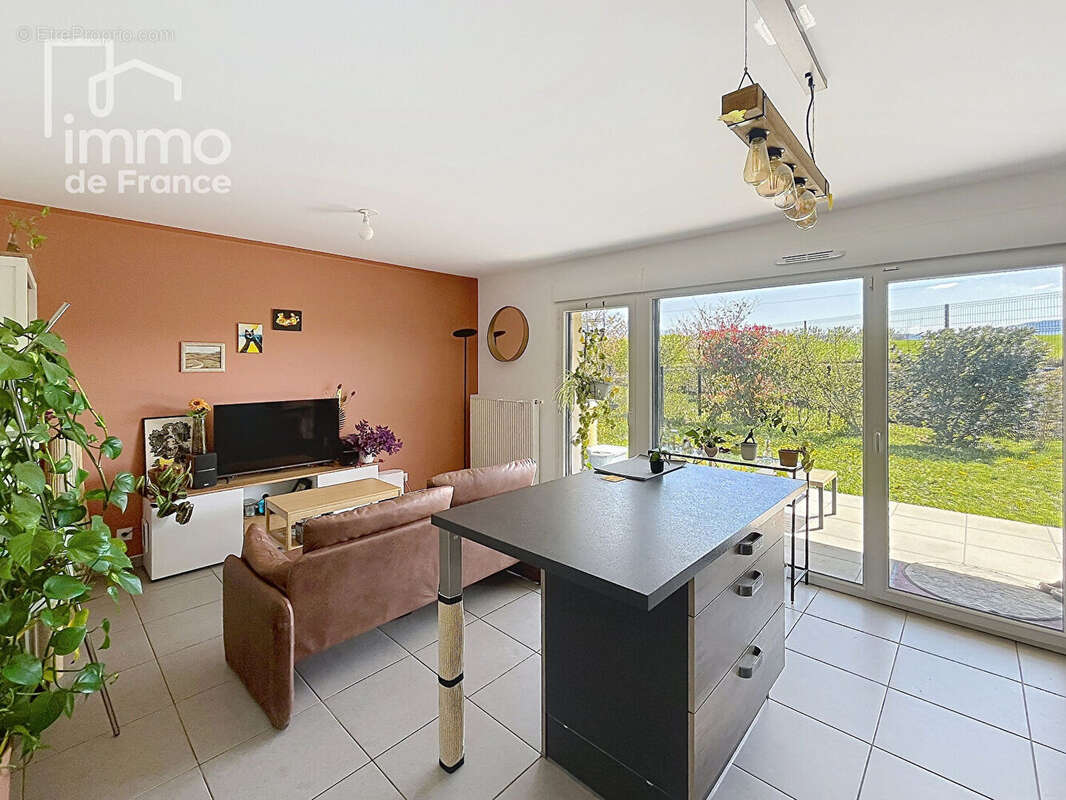 Appartement à VALLEIRY