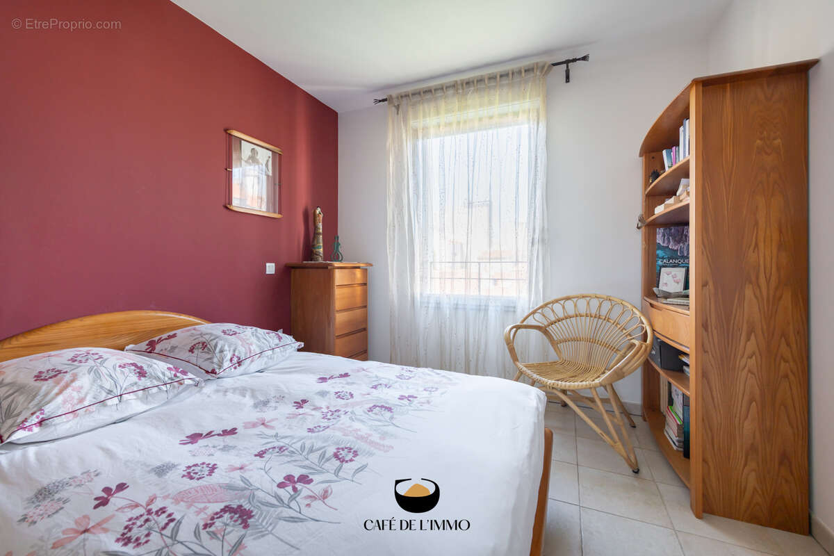 Appartement à MARSEILLE-4E