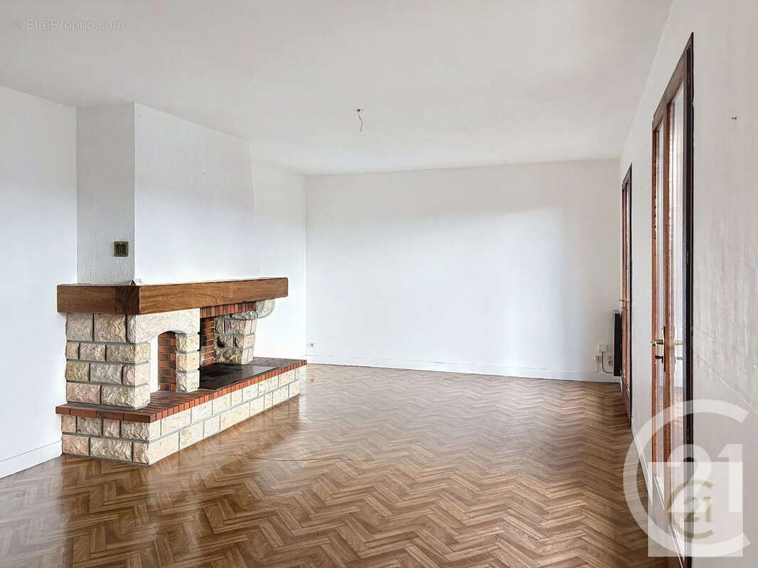 Maison à LABASTIDE-D&#039;ANJOU