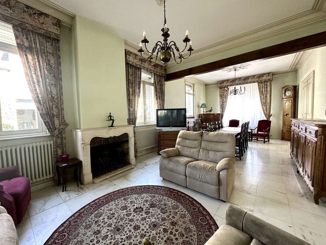 Maison 256 m² à Landrecies  - photo 2