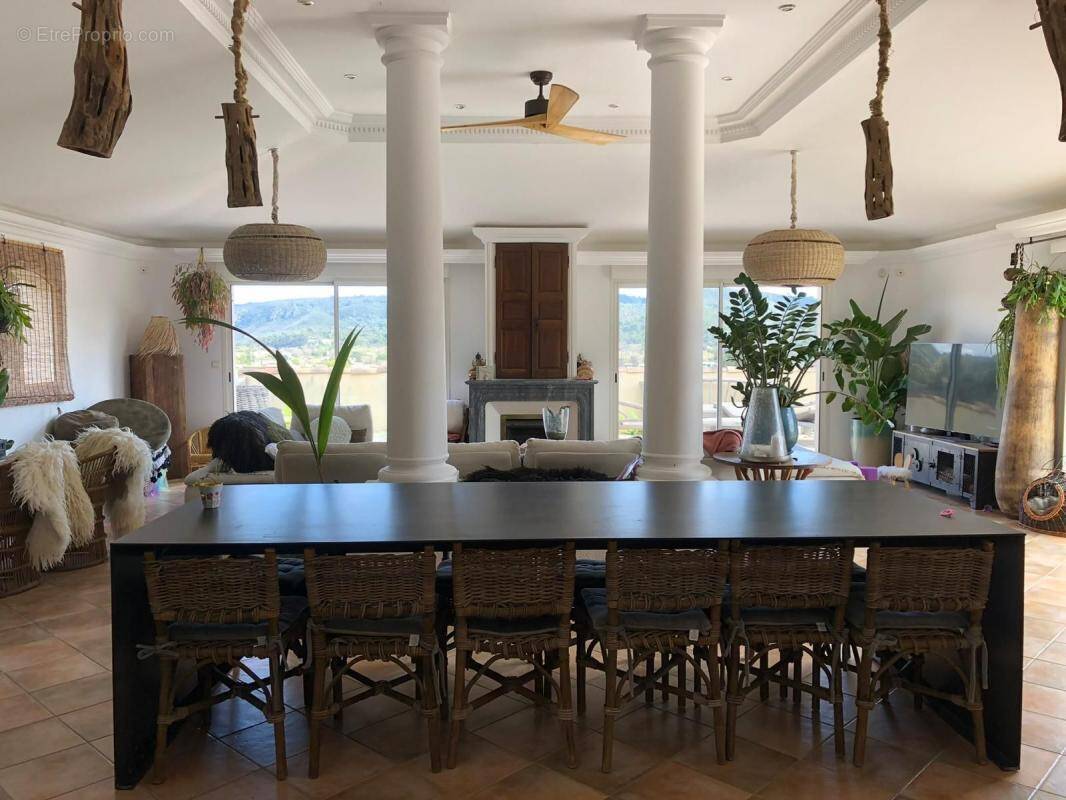 Maison à GREOUX-LES-BAINS