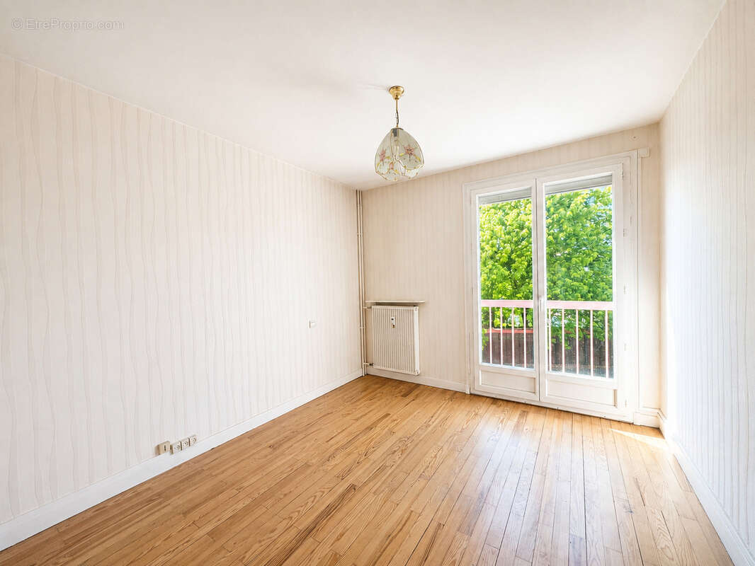 Appartement à SAINT-MAURICE-L'EXIL