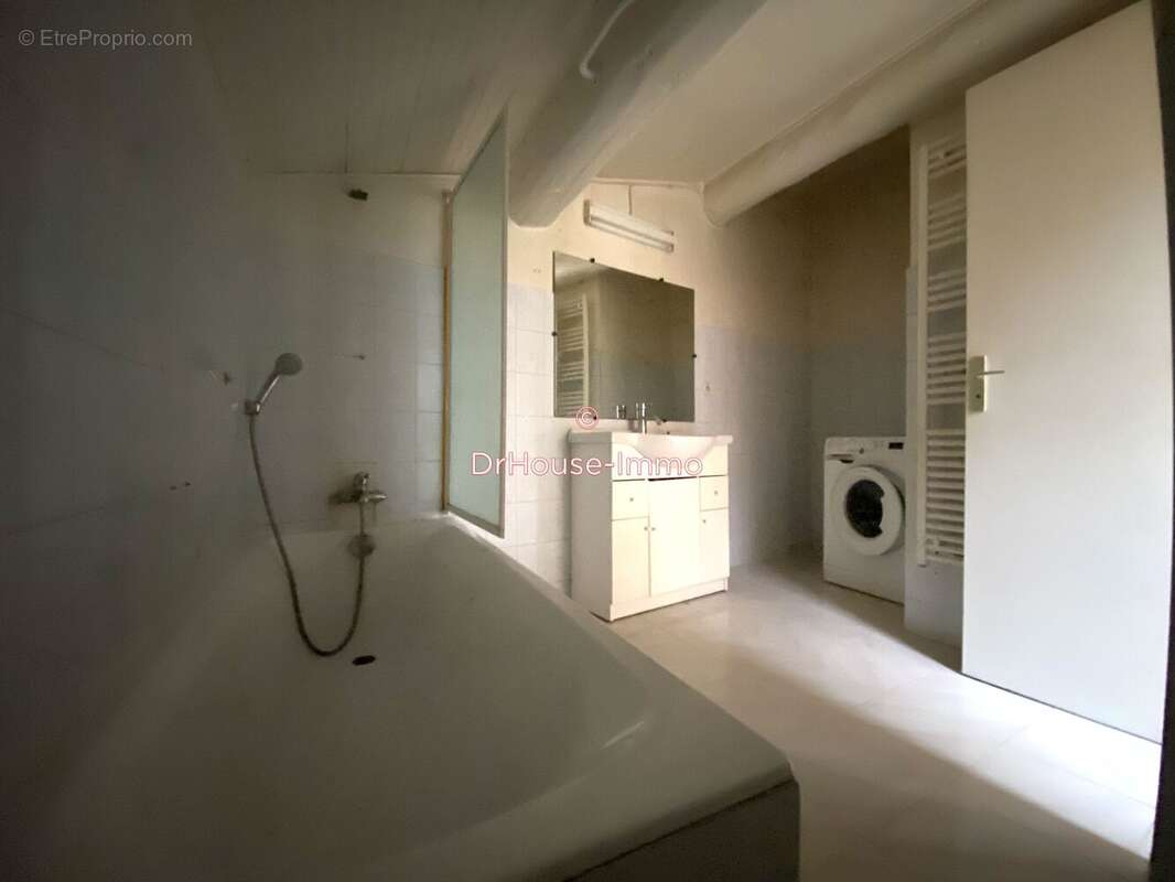 Maison à SAINT-LAURENT-D'AIGOUZE