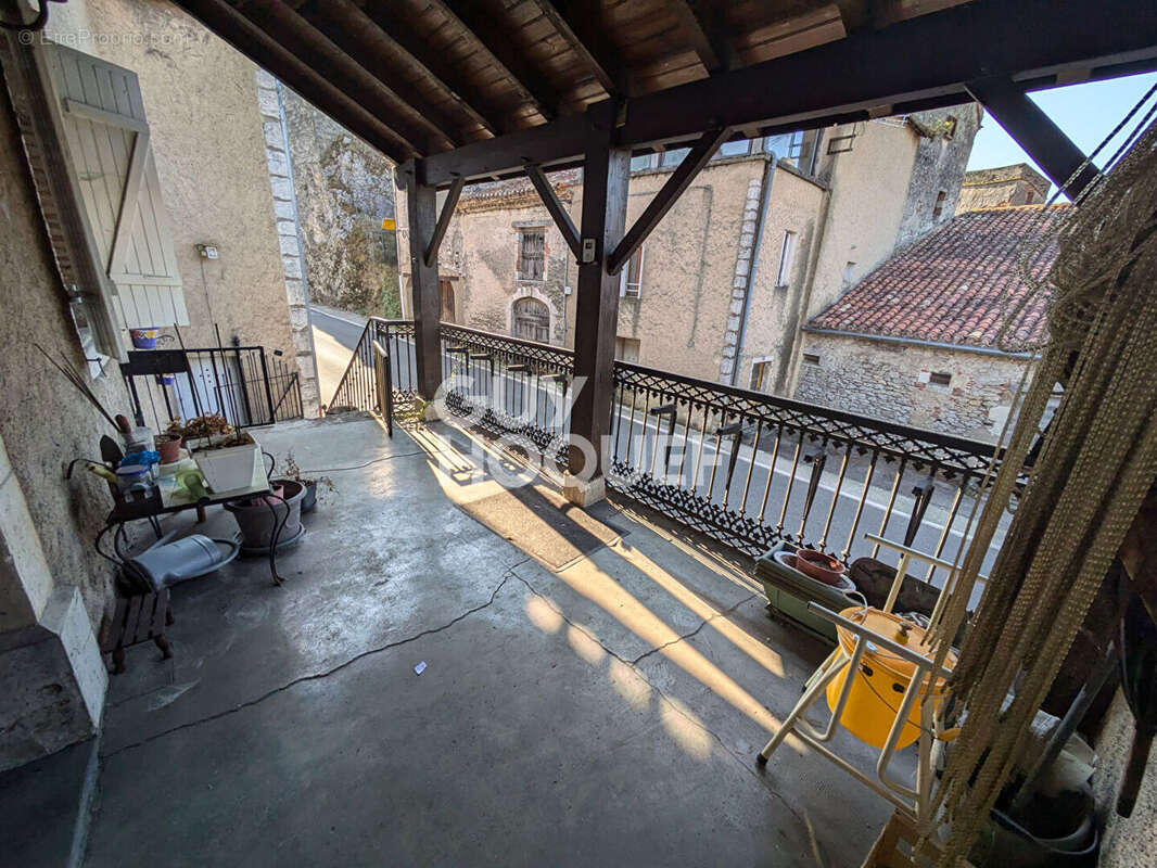 Maison à LAROQUE-DES-ARCS