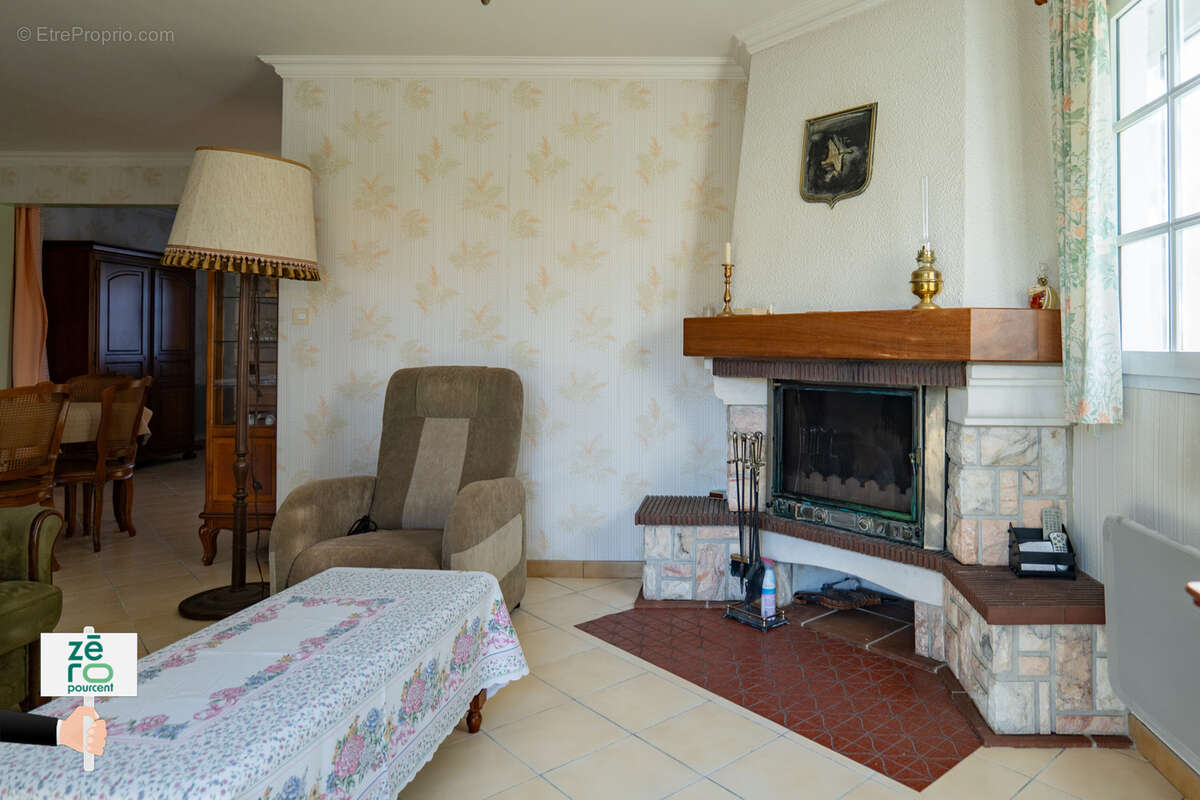 Maison à COMMEQUIERS