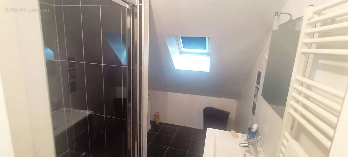 Commerce à CAUDEBEC-LES-ELBEUF