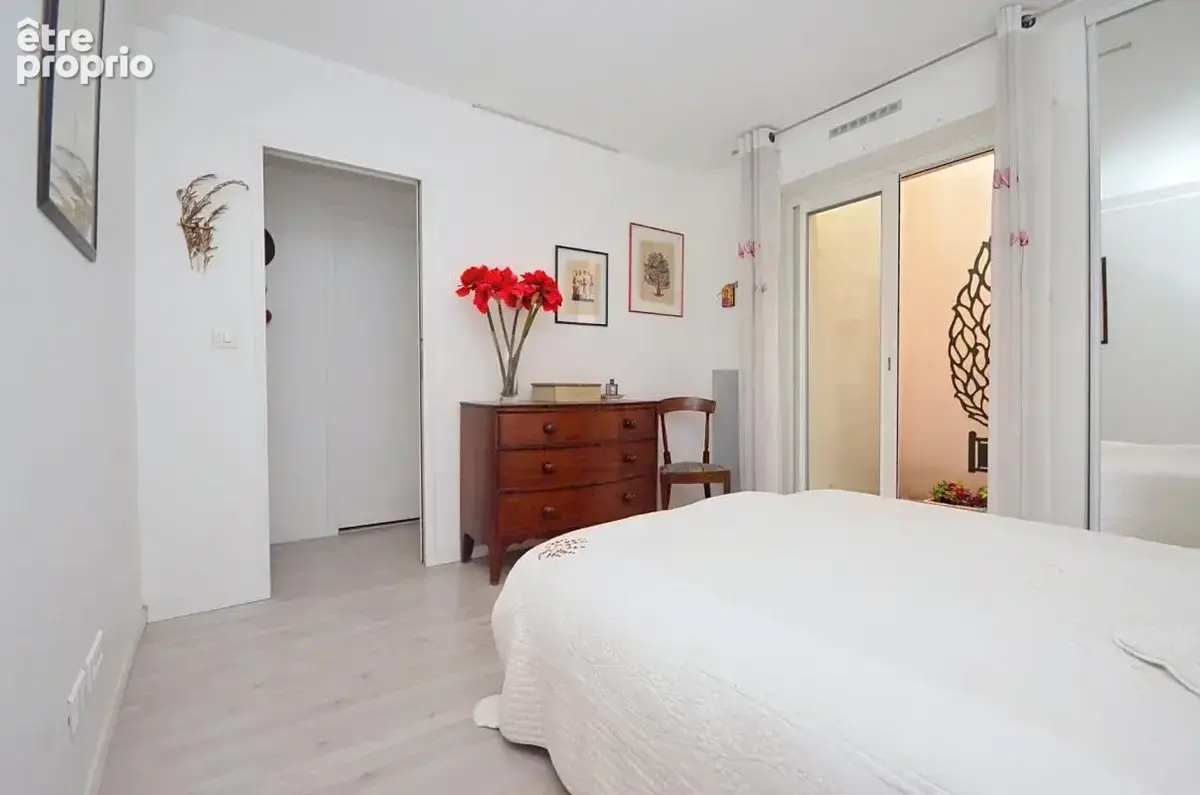 Saint germain en laye – 700 m rer a - 2/3 pieces - 1 chambre - rdj - terrasse - ascenseur - cave - double parking - photo 13