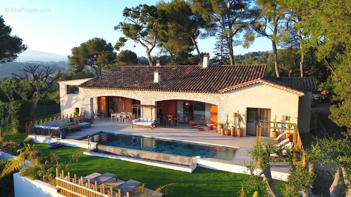 Maison à MOUGINS