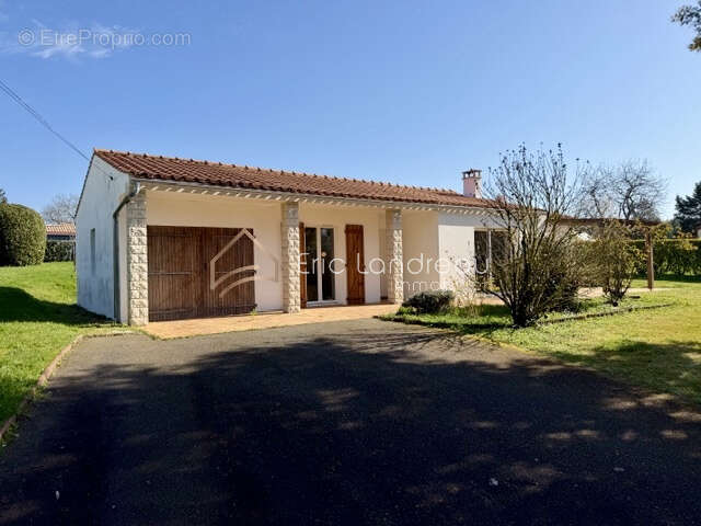Maison à POIROUX