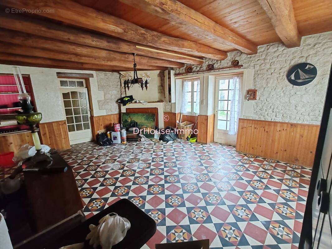 Maison à ANTOGNY-LE-TILLAC