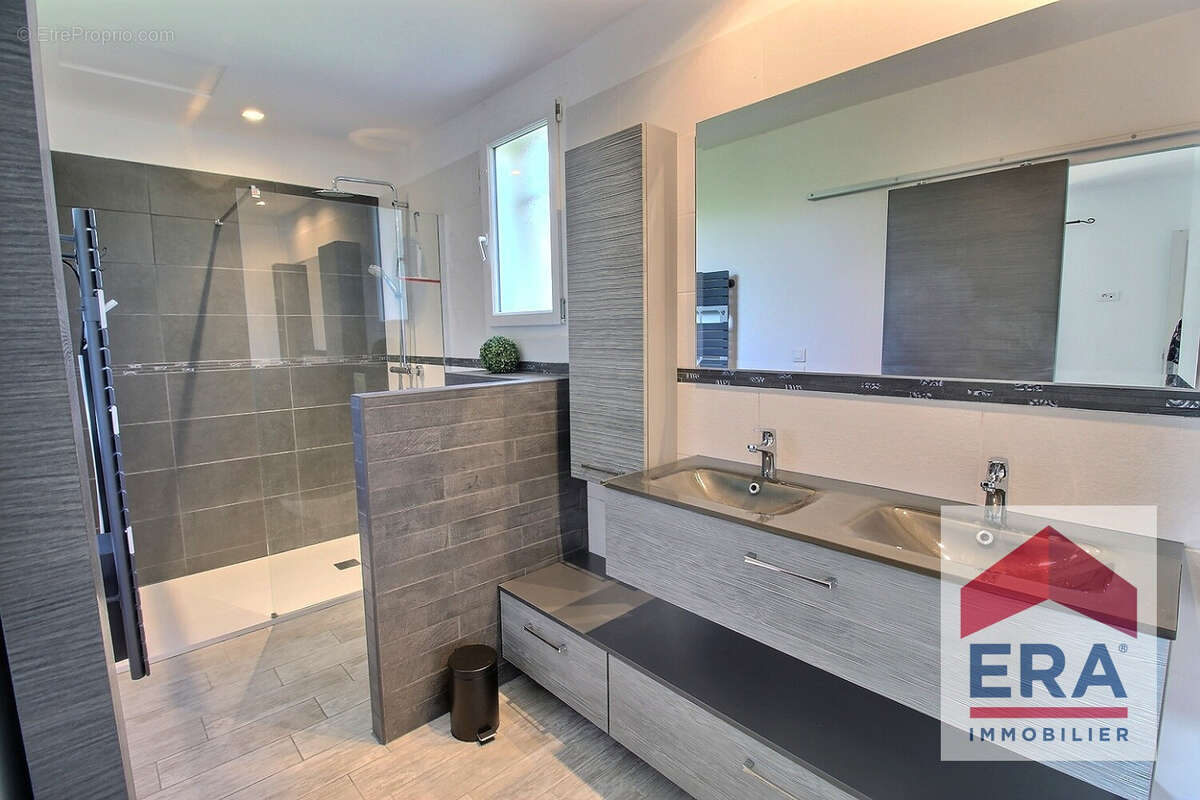 Maison à MONTFAUCON