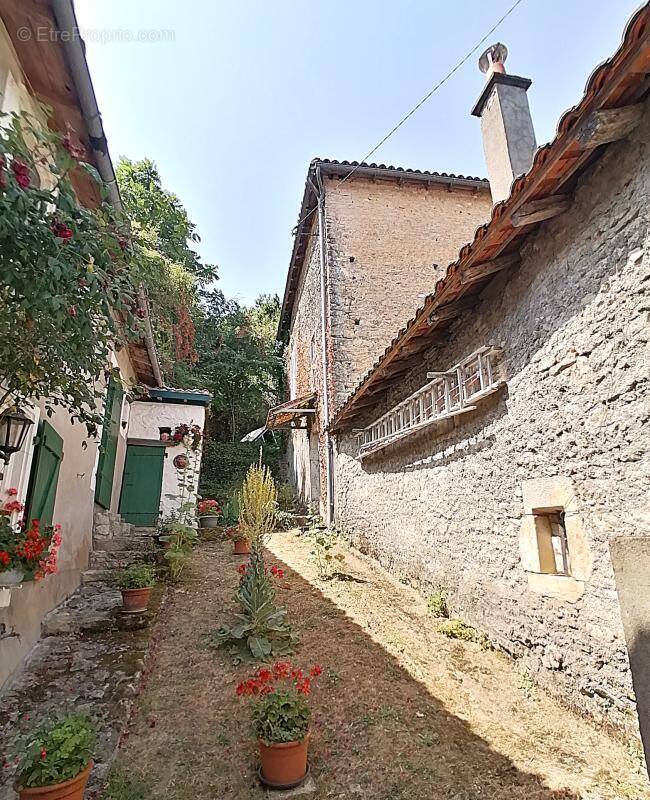 Maison à ROMAGNE