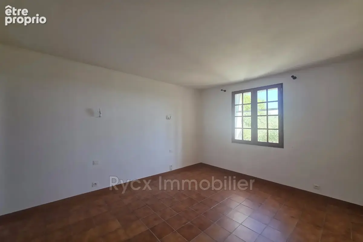 Maison à vendre à Saint-Saturnin-Les-Apt (84490) - photo 6