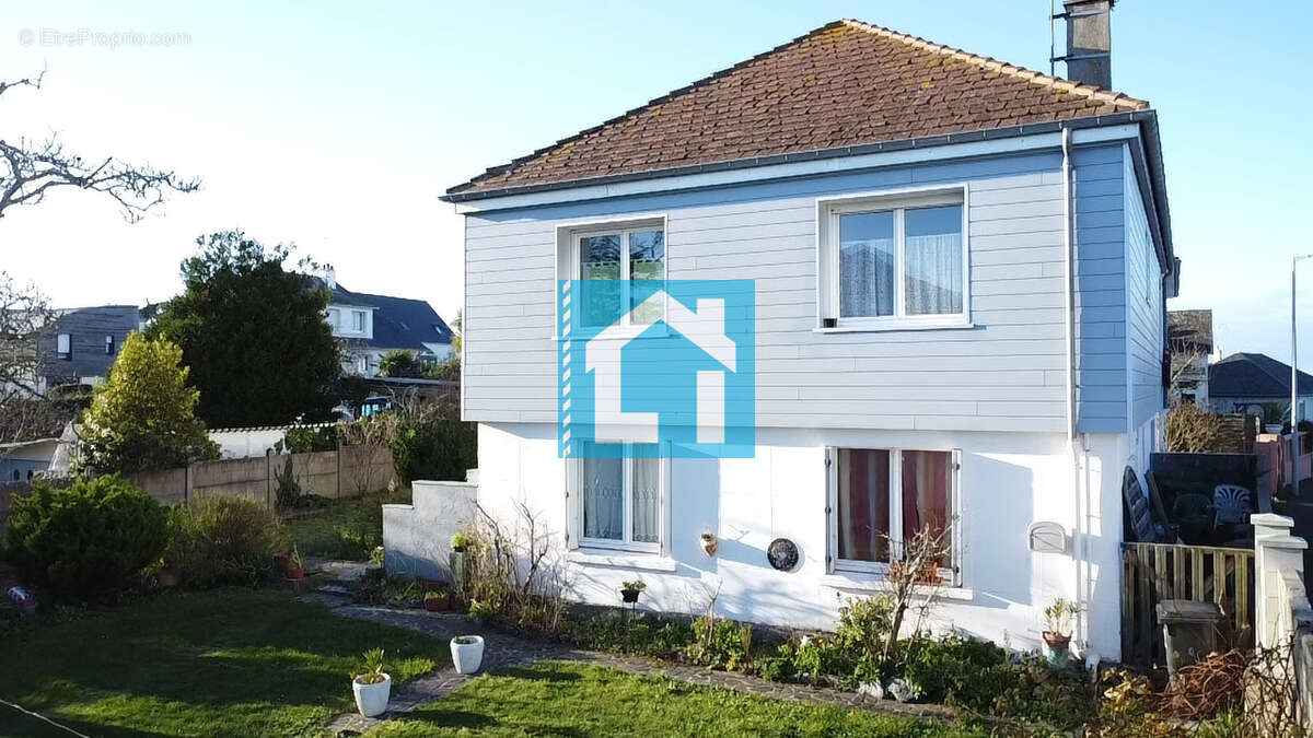 Maison à DONVILLE-LES-BAINS