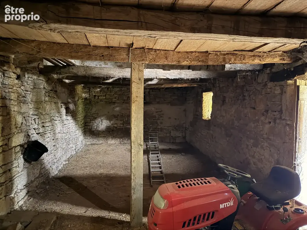 Maison T3 avec grange et hangar - photo 7