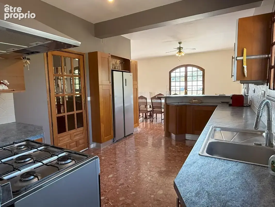 Grande maison familiale contemporaine avec piscine et grand terrain - photo 9