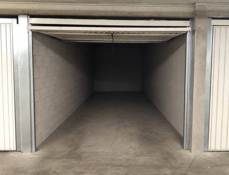 Parking à MARSEILLE-6E