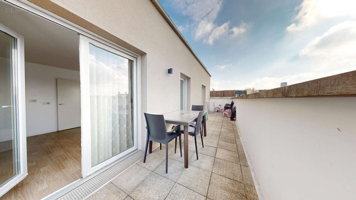 Appartement à SARTROUVILLE