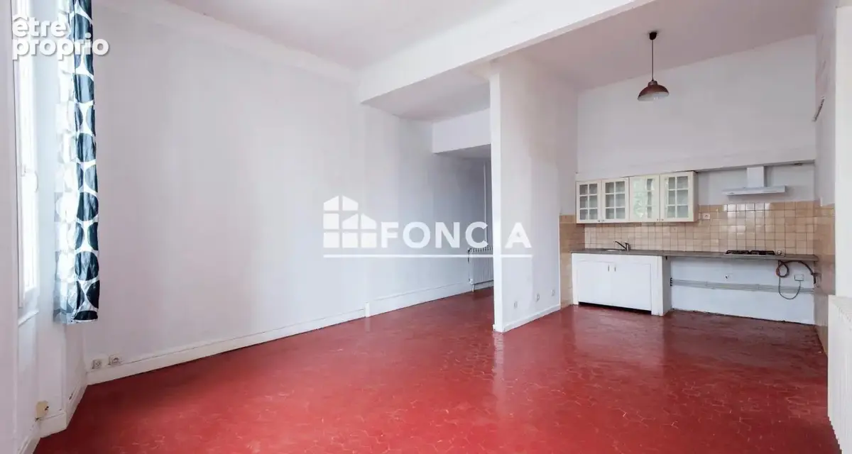 SALON-DE-PROVENCE : Proche centre-ville et gare - Appartement de 71 m2 de type 3 - photo 3