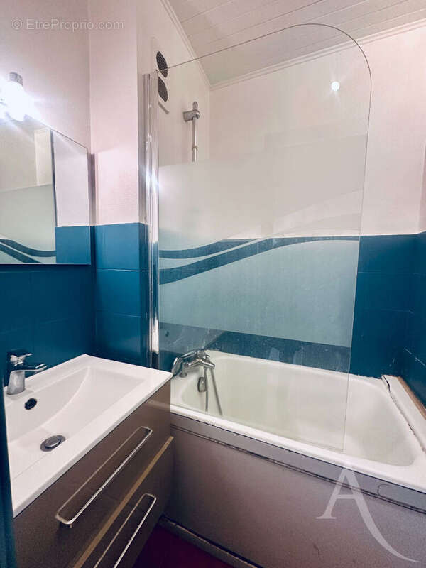 Appartement 3 pièces 46 m2 Premier achat ou investissement locatif au 10 avenue de la République à Seyssinet - photo 8